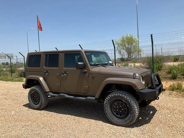 Jeep Wrangler JK Command - سيارة: صورة 4 Jeep Wrangler JK Command - سيارة: صورة 4