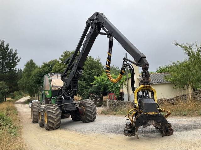 John Deere 1470E - حصادة الأخشاب: صورة 4 John Deere 1470E - حصادة الأخشاب: صورة 4
