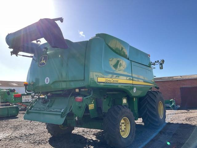 John Deere S690i - حصادة موحَّدة: صورة 3 John Deere S690i - حصادة موحَّدة: صورة 3