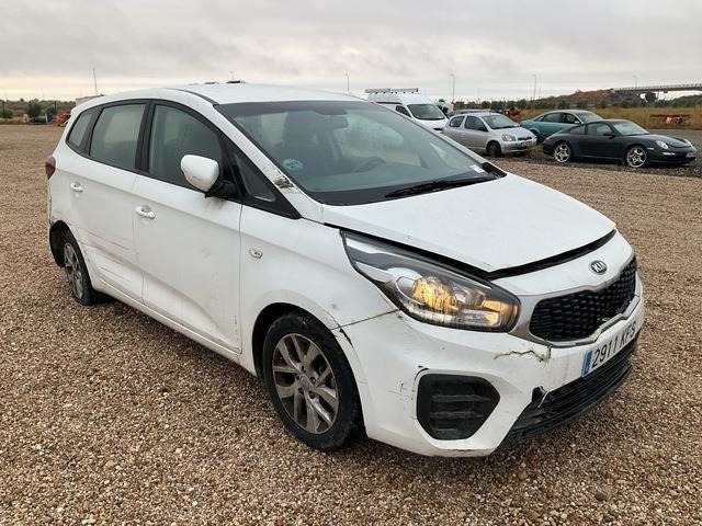 Kia Carens - سيارة: صورة 4 Kia Carens - سيارة: صورة 4