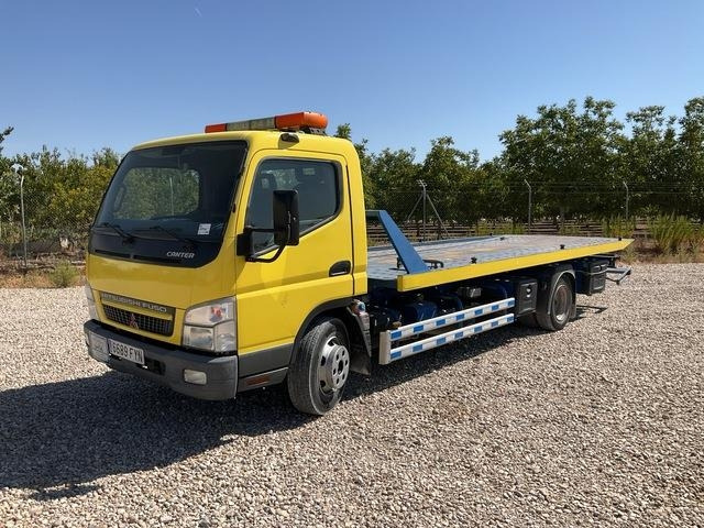 Mitsubishi Canter - شاحنة سحب: صورة 1 Mitsubishi Canter - شاحنة سحب: صورة 1
