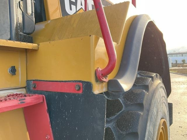 اللودر بعجل CAT 972M XE: صورة 15