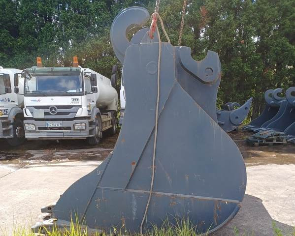 Vendee Distribution - بكت حفار - آلات البناء: صورة 5 Vendee Distribution - بكت حفار - آلات البناء: صورة 5