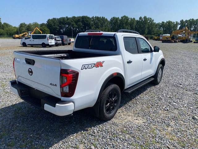 Nissan Navara - شاحنة التوصيل: صورة 3 Nissan Navara - شاحنة التوصيل: صورة 3