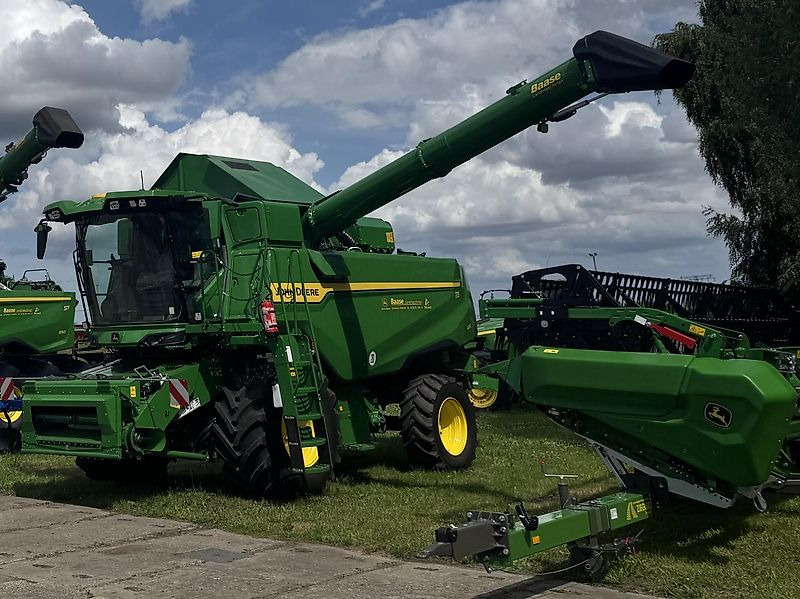 John Deere T5 400 + 6,70m Vario-Schneidwerk - حصادة موحَّدة: صورة 1 John Deere T5 400 + 6,70m Vario-Schneidwerk - حصادة موحَّدة: صورة 1