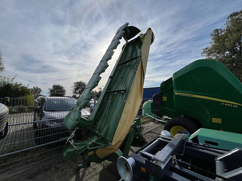 Krone EasyCut R360 - جزازة العشب: صورة 3 Krone EasyCut R360 - جزازة العشب: صورة 3
