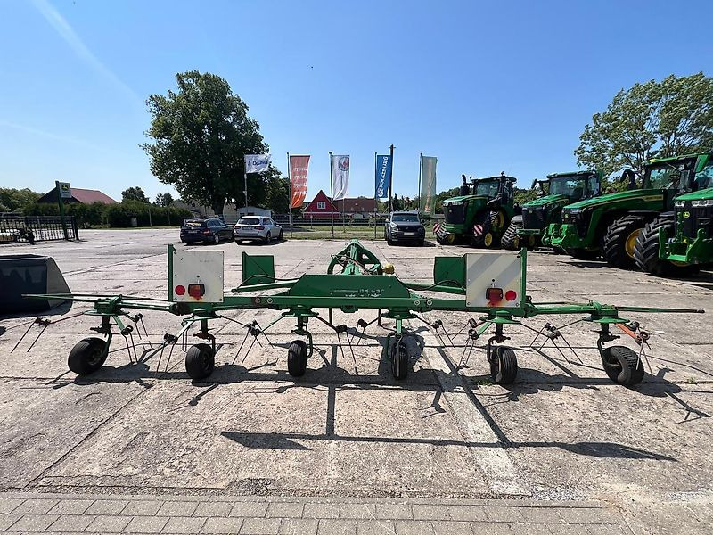 Kuhn GF 630 1MH - John Deere - آلة تيبيس العشب/ آلة جمع العشب: صورة 5 Kuhn GF 630 1MH - John Deere - آلة تيبيس العشب/ آلة جمع العشب: صورة 5