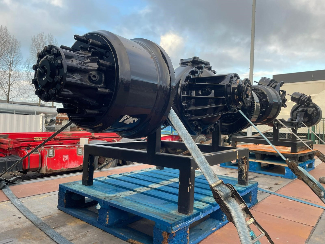 DAF vooras + achteras aandrijfas voor DAF 85/95 vrachtwagen - المحور و قطع الغيار - شاحنة: صورة 2 DAF vooras + achteras aandrijfas voor DAF 85/95 vrachtwagen - المحور و قطع الغيار - شاحنة: صورة 2