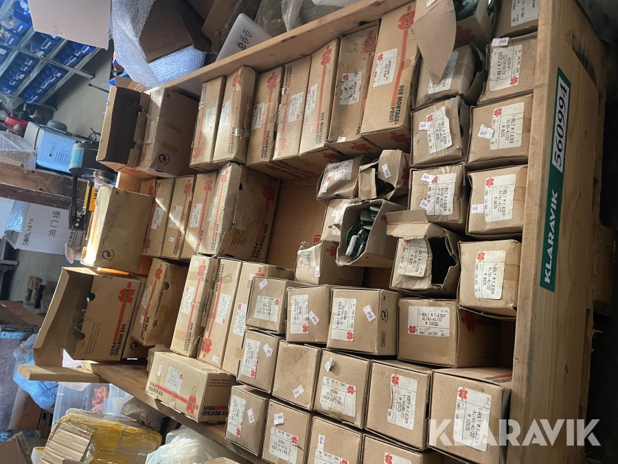 Blandet Lot med bolte Wurth - معدات البناء: صورة 1 Blandet Lot med bolte Wurth - معدات البناء: صورة 1