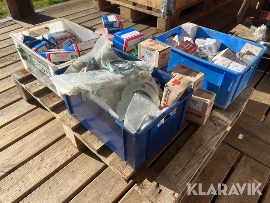 Blandet lot med lejere og skruer - معدات البناء: صورة 1 Blandet lot med lejere og skruer - معدات البناء: صورة 1
