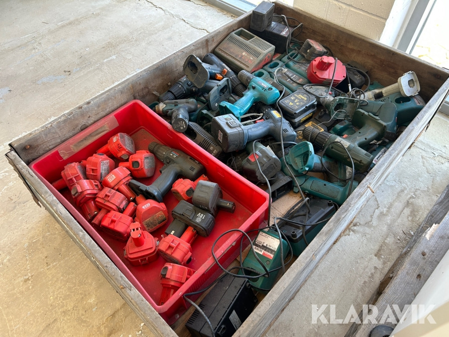 Håndværktøj Makita, Metabo - زينة وكماليات السيارات: صورة 1 Håndværktøj Makita, Metabo - زينة وكماليات السيارات: صورة 1