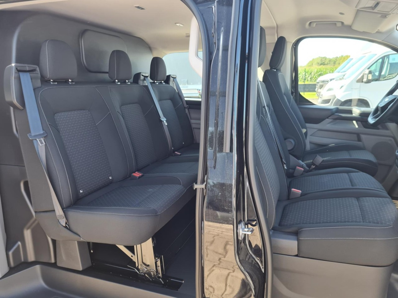 Ford Custom Kasten 320 L2 Trend Doka 6-Sitze KAMERA TEMPO - فان المدمجة, الشاحنات الصغيرة كابينة مزدوجة: صورة 4 Ford Custom Kasten 320 L2 Trend Doka 6-Sitze KAMERA TEMPO - فان المدمجة, الشاحنات الصغيرة كابينة مزدوجة: صورة 4