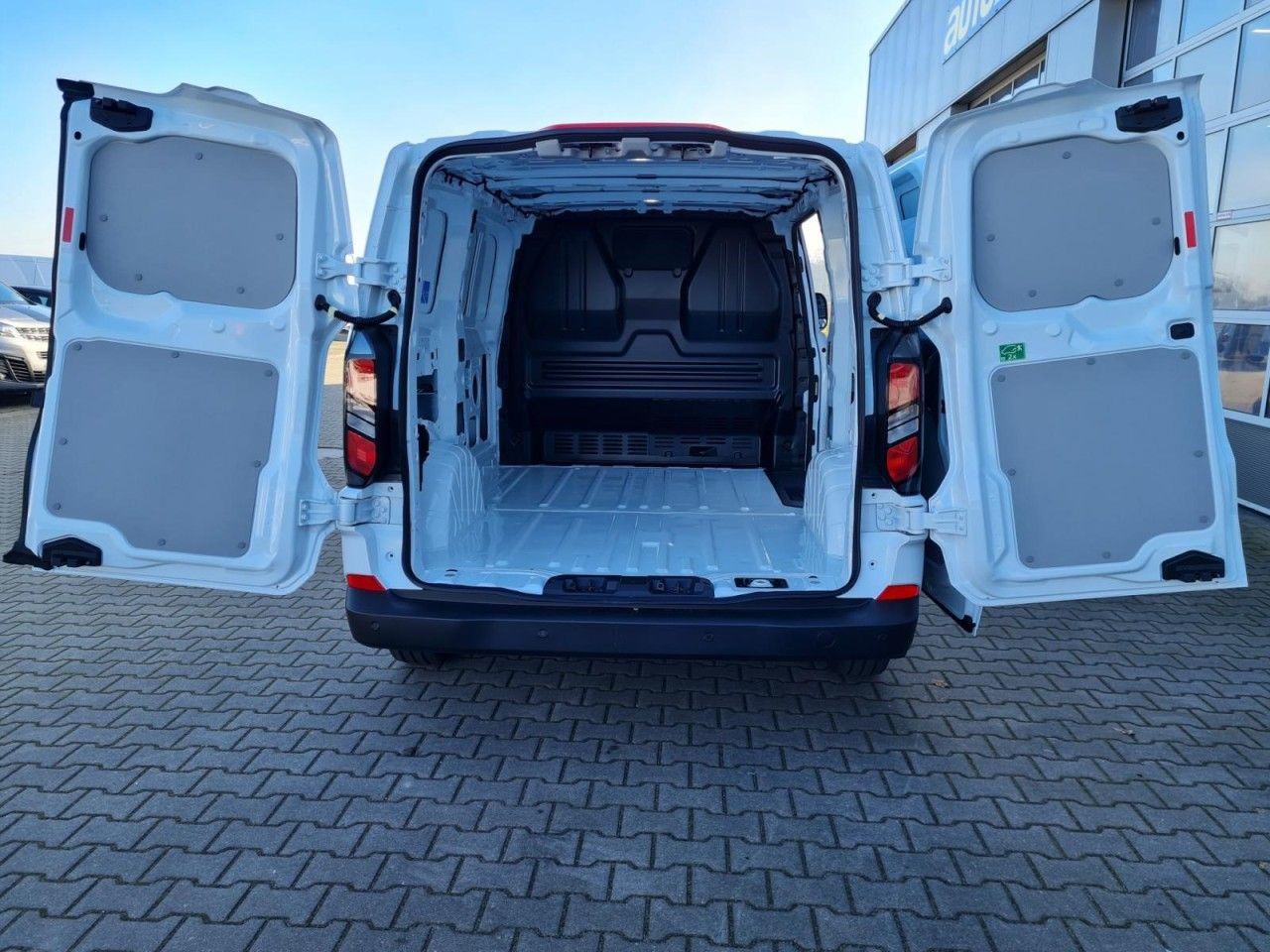 Ford Custom Kasten L1 Trend KLIMA KAMERA PDC TEMPOMAT - فان المدمجة: صورة 5 Ford Custom Kasten L1 Trend KLIMA KAMERA PDC TEMPOMAT - فان المدمجة: صورة 5
