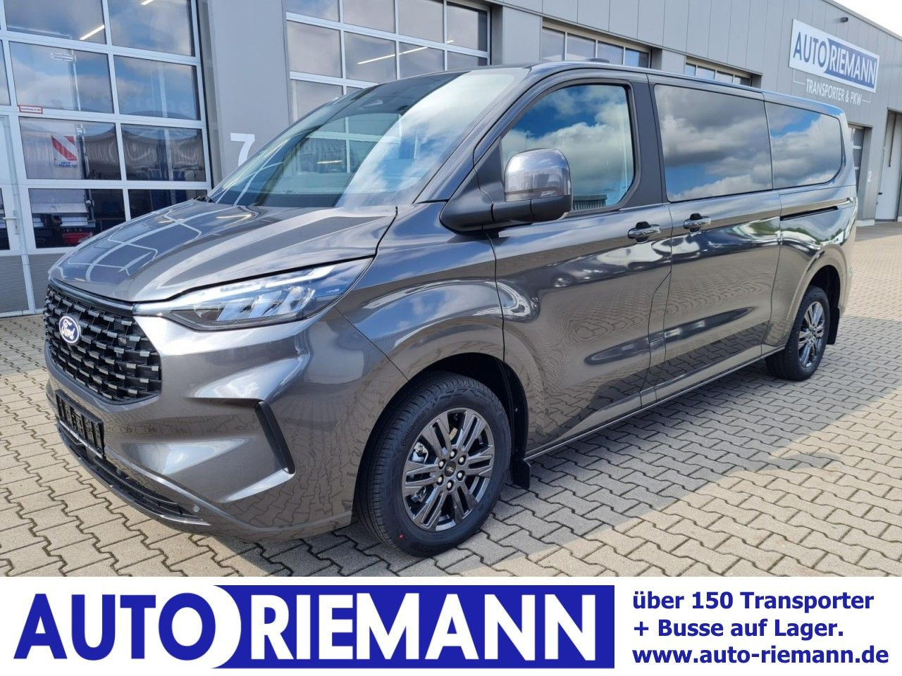 Ford Tourneo Custom 8 Sitze 320 L2 Titanium LED AUTOM - ميكروباص: صورة 1 Ford Tourneo Custom 8 Sitze 320 L2 Titanium LED AUTOM - ميكروباص: صورة 1