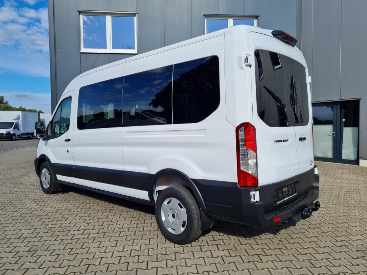 Ford Transit 350 Kombi 9-Sitze L3 AG Trend AHK KAMERA - حافلة صغيرة, ميكروباص: صورة 4 Ford Transit 350 Kombi 9-Sitze L3 AG Trend AHK KAMERA - حافلة صغيرة, ميكروباص: صورة 4