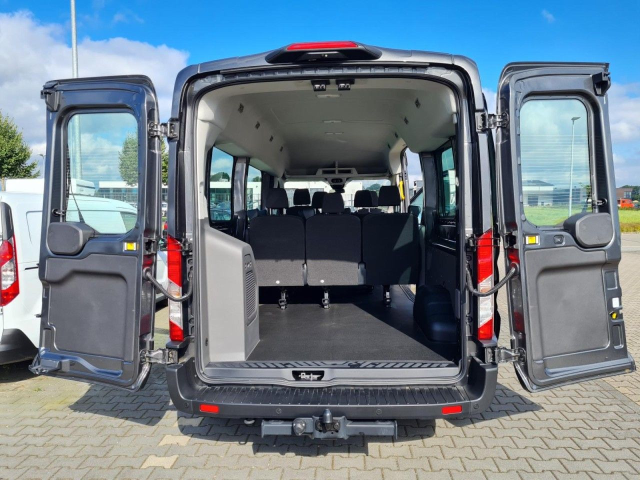 Ford Transit 350 Kombi L3 Trend 8 Sitze KAMERA AHK - ميكروباص: صورة 5 Ford Transit 350 Kombi L3 Trend 8 Sitze KAMERA AHK - ميكروباص: صورة 5