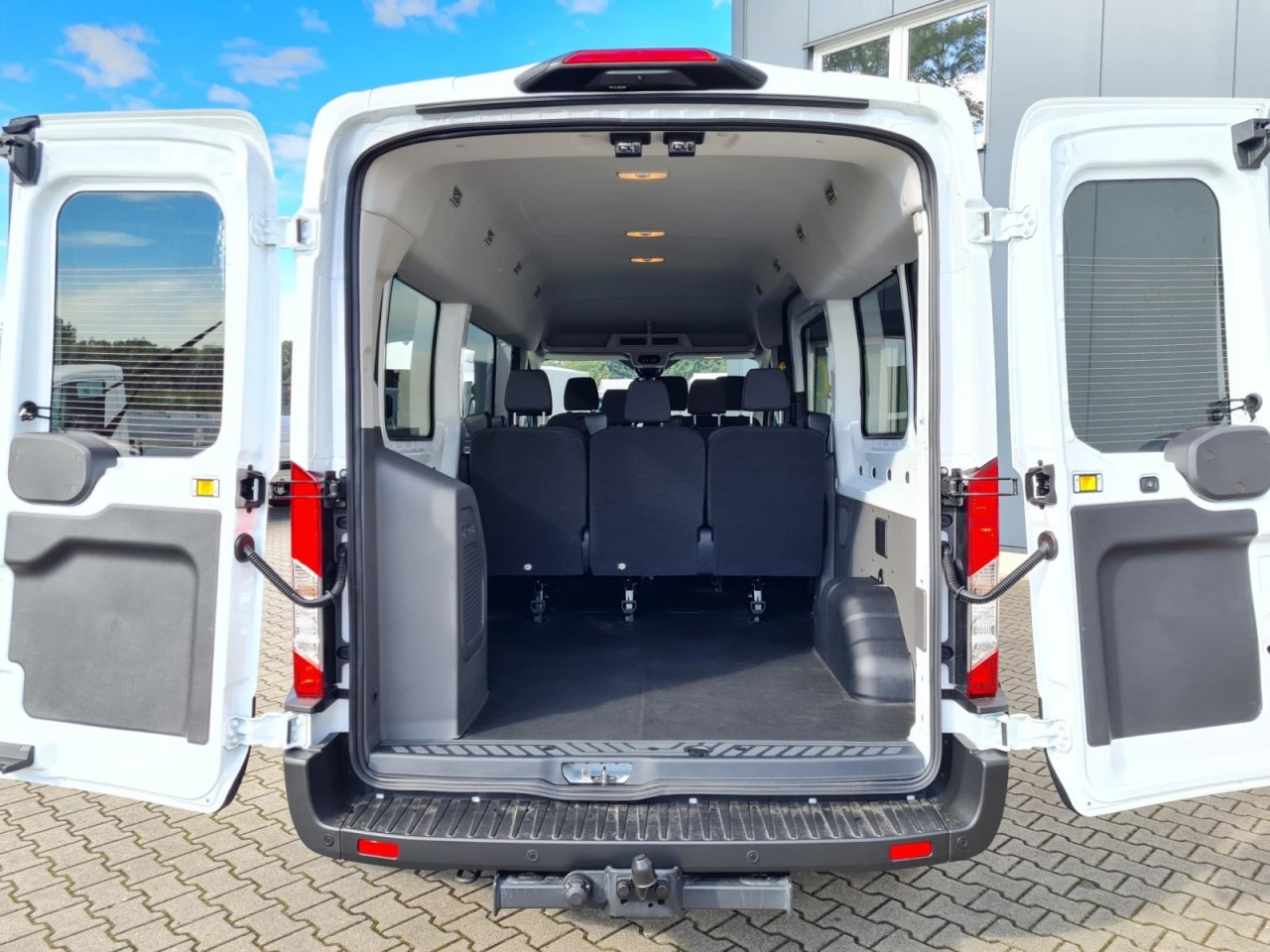 Ford Transit 350 Kombi TDCi L3 Trend 9 Sitzer AUTOMATIK - الشاحنات الصغيرة كابينة مزدوجة: صورة 5 Ford Transit 350 Kombi TDCi L3 Trend 9 Sitzer AUTOMATIK - الشاحنات الصغيرة كابينة مزدوجة: صورة 5