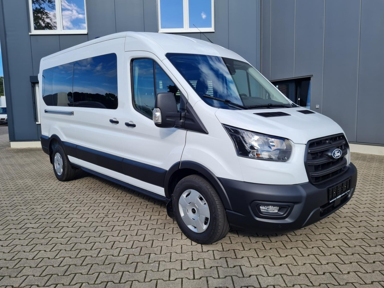 Ford Transit 350 Kombi TDCi L3 Trend 9 Sitzer AUTOMATIK - حافلة صغيرة, ميكروباص: صورة 3 Ford Transit 350 Kombi TDCi L3 Trend 9 Sitzer AUTOMATIK - حافلة صغيرة, ميكروباص: صورة 3