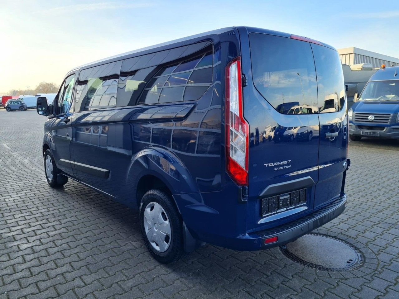 Ford Transit Custom Kombi 320 L2 Trend 9 Sitze KLIMA - ميكروباص: صورة 5 Ford Transit Custom Kombi 320 L2 Trend 9 Sitze KLIMA - ميكروباص: صورة 5