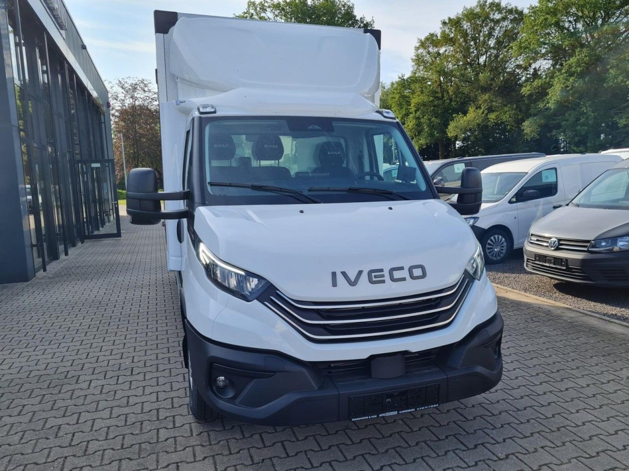 Iveco 35S 18 3.0 Koffer Hi Matic LM KLIMA KAMERA Navig - شاحنة مغلقة الصندوق: صورة 2 Iveco 35S 18 3.0 Koffer Hi Matic LM KLIMA KAMERA Navig - شاحنة مغلقة الصندوق: صورة 2