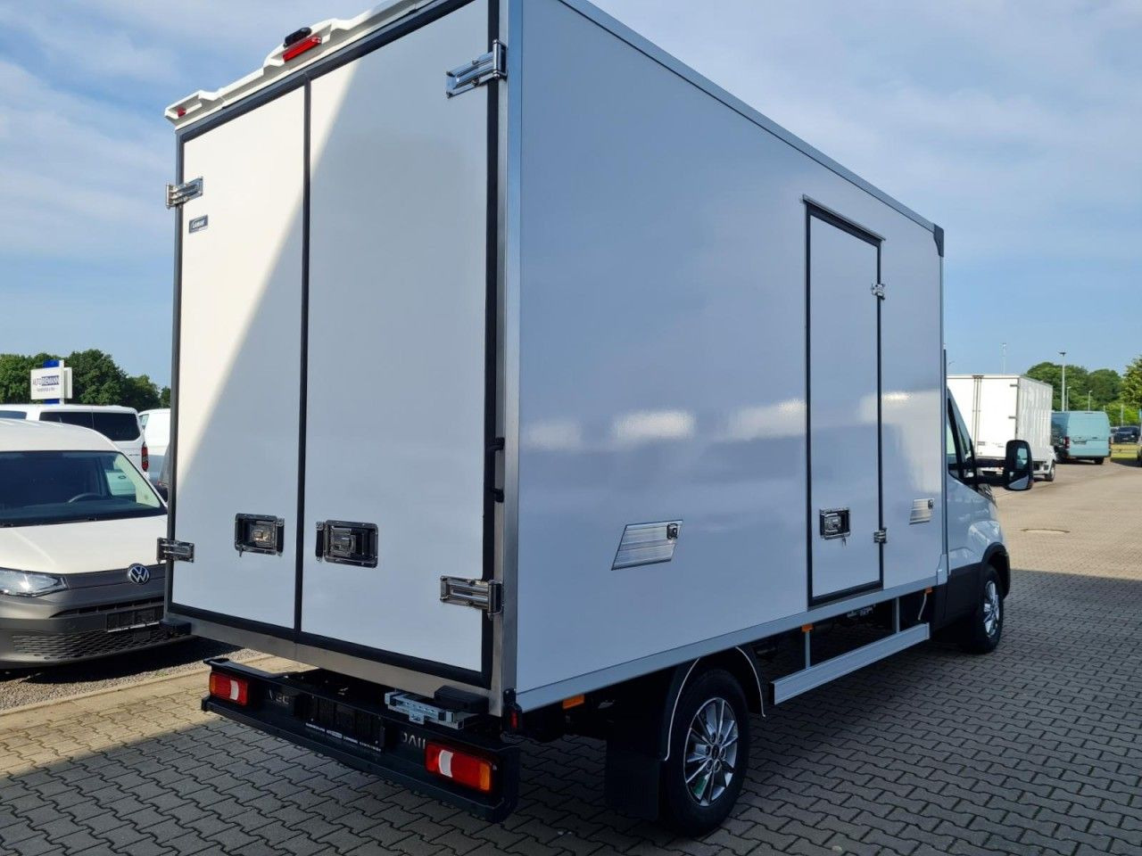 Iveco 35S 18 3.0 Koffer Hi Matic LM KLIMA KAMERA Navig - شاحنة مغلقة الصندوق: صورة 4 Iveco 35S 18 3.0 Koffer Hi Matic LM KLIMA KAMERA Navig - شاحنة مغلقة الصندوق: صورة 4
