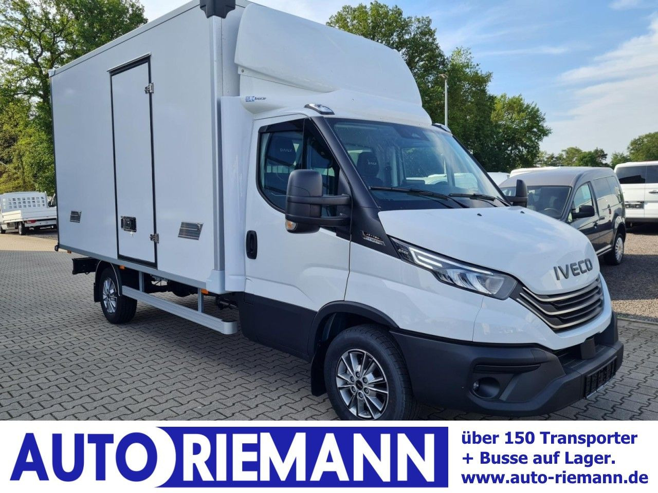 Iveco 35S 18 3.0 Koffer Hi Matic LM KLIMA KAMERA Navig - شاحنة مغلقة الصندوق: صورة 1 Iveco 35S 18 3.0 Koffer Hi Matic LM KLIMA KAMERA Navig - شاحنة مغلقة الصندوق: صورة 1