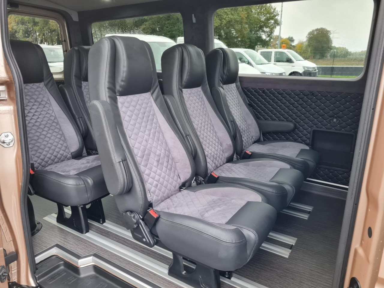 Man TGE 3.180 TDi Kombi 9 Sitze ALU KAMERA LED LEDER Sonderumbau - الشاحنات الصغيرة كابينة مزدوجة: صورة 4 Man TGE 3.180 TDi Kombi 9 Sitze ALU KAMERA LED LEDER Sonderumbau - الشاحنات الصغيرة كابينة مزدوجة: صورة 4