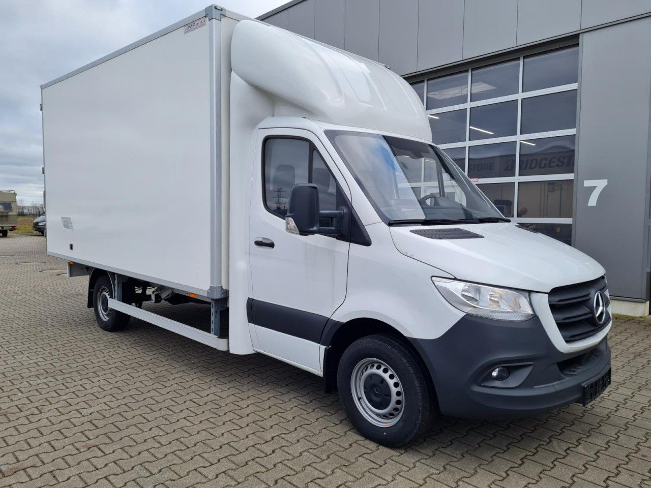 Mercedes-Benz Sprinter 315 Koffer lang MBux KLIMA NAVI TEMPOMA - شاحنة مغلقة الصندوق: صورة 3 Mercedes-Benz Sprinter 315 Koffer lang MBux KLIMA NAVI TEMPOMA - شاحنة مغلقة الصندوق: صورة 3