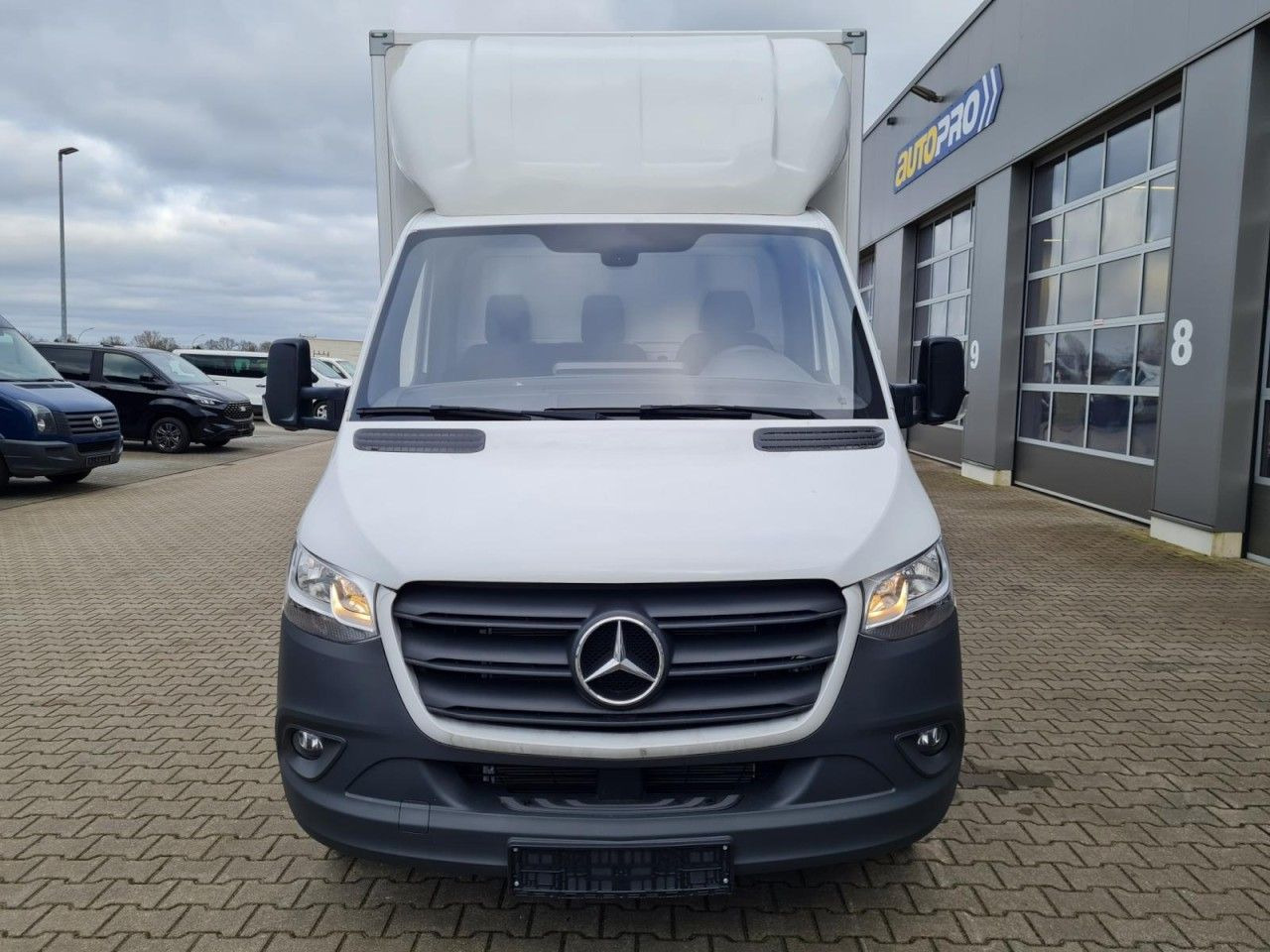 Mercedes-Benz Sprinter 315 Koffer lang MBux KLIMA NAVI TEMPOMA - شاحنة مغلقة الصندوق: صورة 2 Mercedes-Benz Sprinter 315 Koffer lang MBux KLIMA NAVI TEMPOMA - شاحنة مغلقة الصندوق: صورة 2