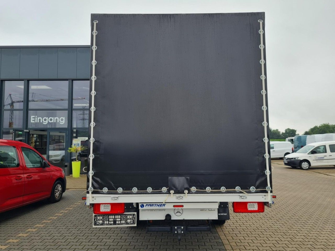 Mercedes-Benz Sprinter 317 AG Pritsche Schiebe Plane Schlafkab - شاحنة ستارة جانبية: صورة 5 Mercedes-Benz Sprinter 317 AG Pritsche Schiebe Plane Schlafkab - شاحنة ستارة جانبية: صورة 5