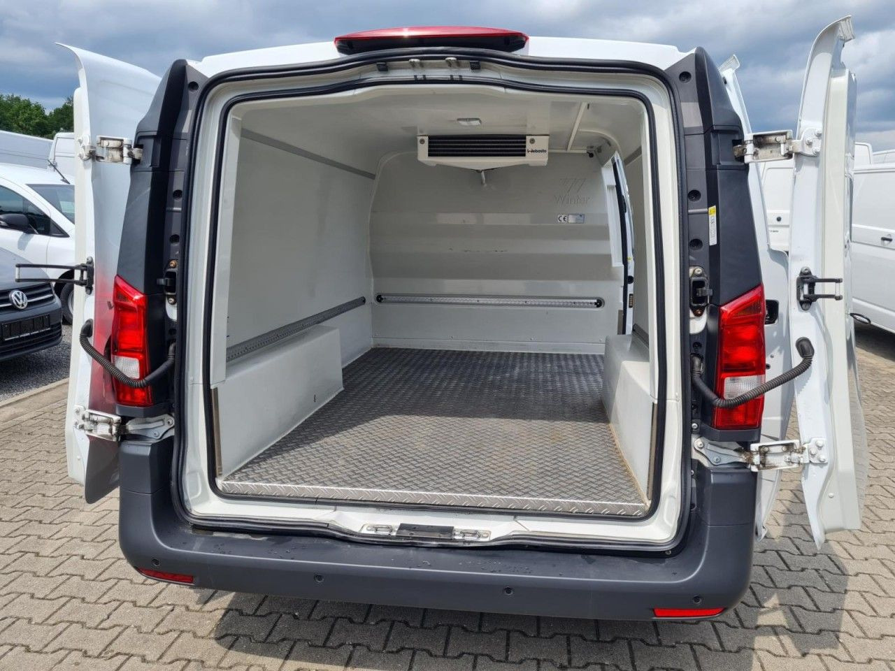 شاحنة مُبرّدة للتوصيل Mercedes-Benz Vito 116 Cdi Kühlkasten Stand + Fahrkühl. lang: صورة 6