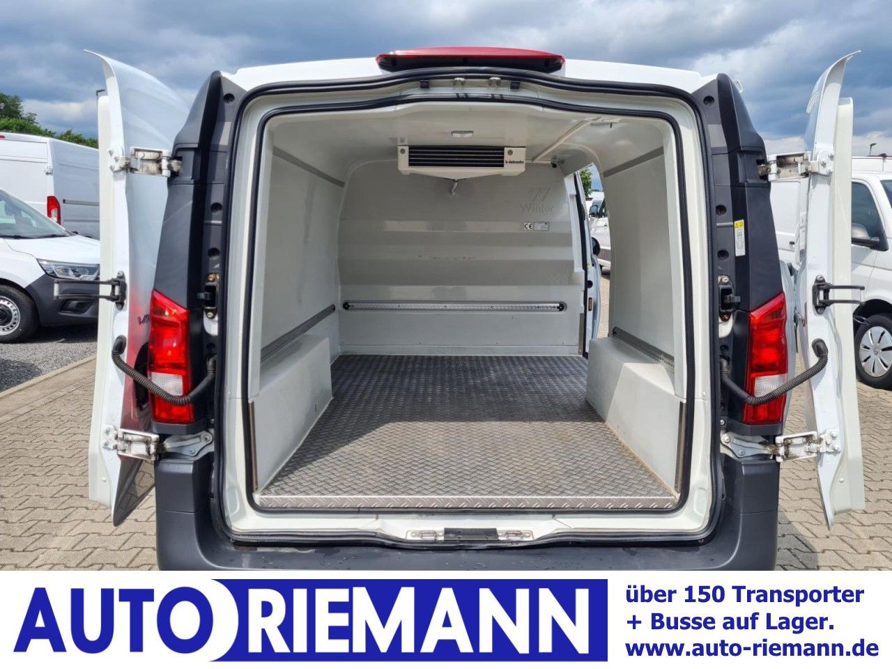 Mercedes-Benz Vito 116 Cdi Kühlkasten lang Stand/Fahrkühl HEIZ - شاحنة مُبرّدة للتوصيل: صورة 1 Mercedes-Benz Vito 116 Cdi Kühlkasten lang Stand/Fahrkühl HEIZ - شاحنة مُبرّدة للتوصيل: صورة 1