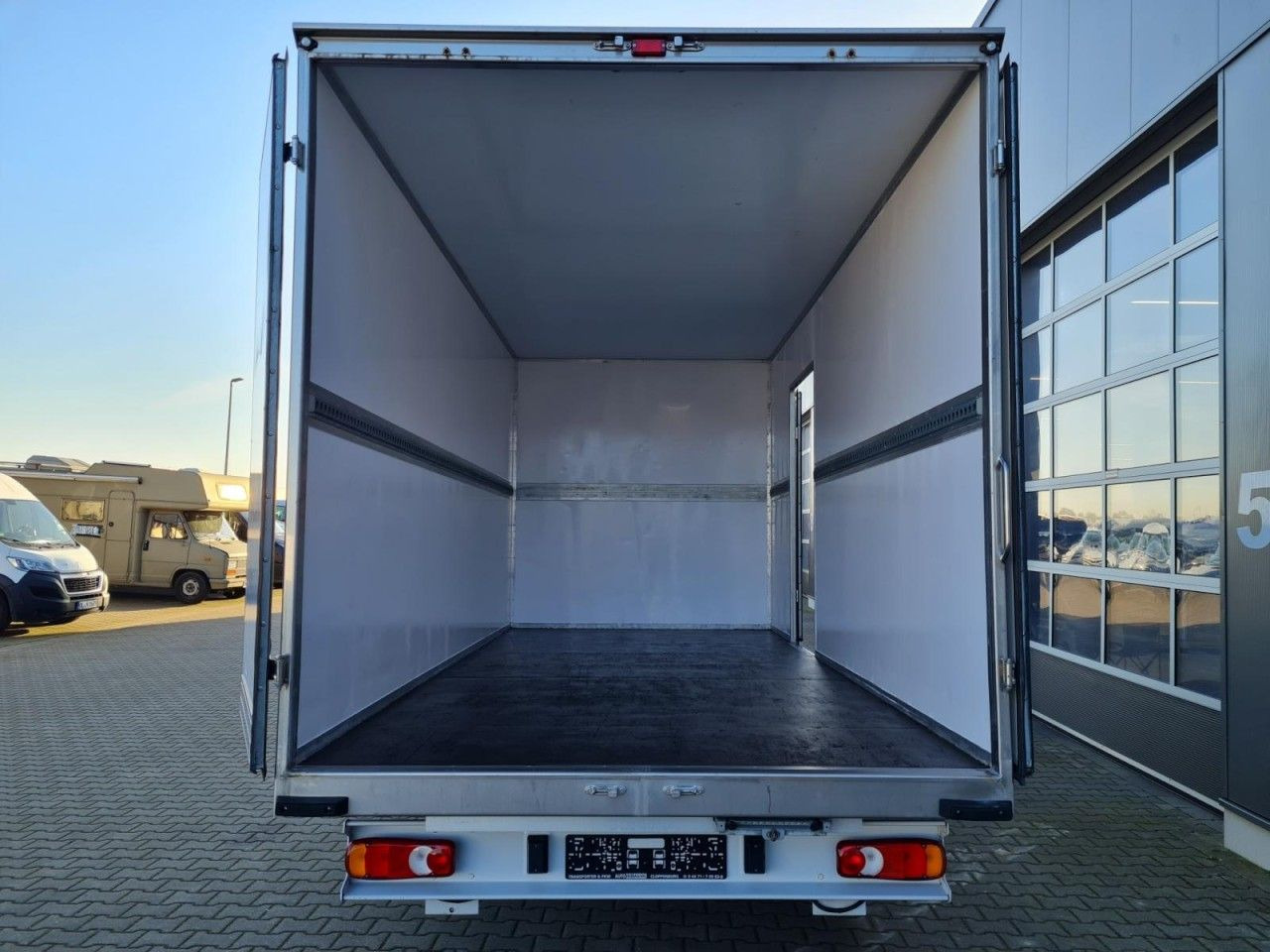 Peugeot Boxer 3.5t Koffer lang L4 ERGO KLIMA KOMFORT TEM - شاحنة مغلقة الصندوق: صورة 5 Peugeot Boxer 3.5t Koffer lang L4 ERGO KLIMA KOMFORT TEM - شاحنة مغلقة الصندوق: صورة 5