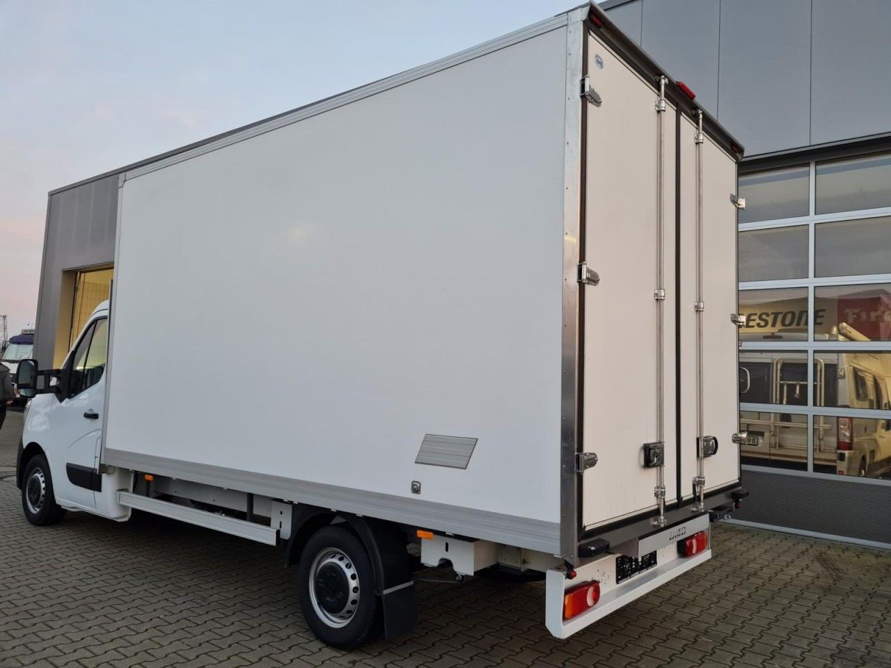 Renault Master 3.5t Möbel Koffer KLIMA LUFTFEDERUNG TEMP - شاحنة مغلقة الصندوق: صورة 5 Renault Master 3.5t Möbel Koffer KLIMA LUFTFEDERUNG TEMP - شاحنة مغلقة الصندوق: صورة 5