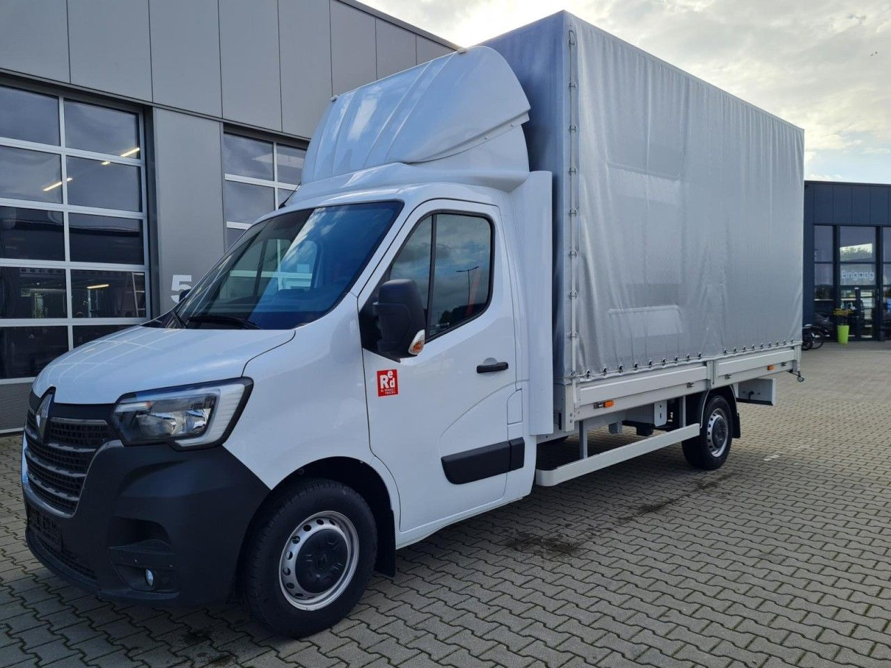 Renault Master 3,5t Pritsche Schiebe Plane ERGO TEMPOMAT - شاحنة ستارة جانبية: صورة 3 Renault Master 3,5t Pritsche Schiebe Plane ERGO TEMPOMAT - شاحنة ستارة جانبية: صورة 3