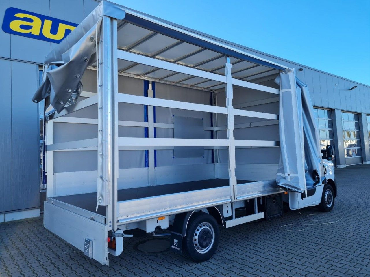 Renault Master 3,5t Pritsche Schiebe Plane ERGO TEMPOMAT - شاحنة ستارة جانبية: صورة 4 Renault Master 3,5t Pritsche Schiebe Plane ERGO TEMPOMAT - شاحنة ستارة جانبية: صورة 4