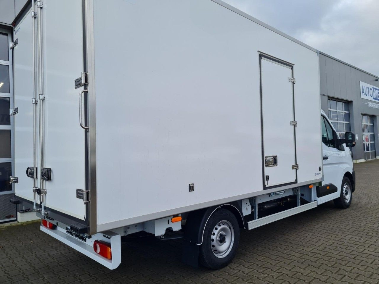 Renault Master 35 New Möbel Koffer KLIMA KAMERA TEMPOMAT - شاحنة مغلقة الصندوق: صورة 5 Renault Master 35 New Möbel Koffer KLIMA KAMERA TEMPOMAT - شاحنة مغلقة الصندوق: صورة 5