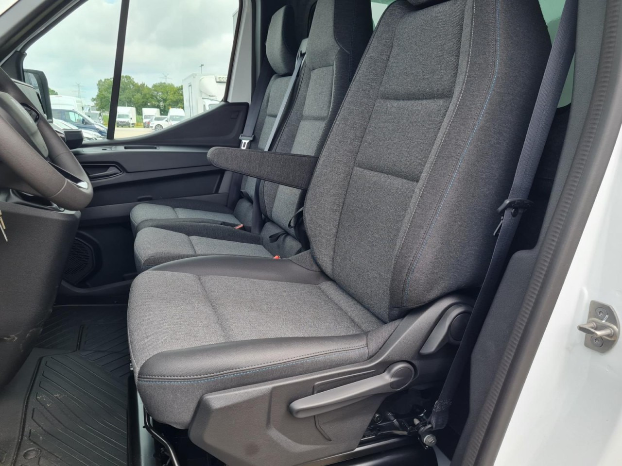 شاحنة مغلقة الصندوق Renault Master 35 New Möbel Koffer LBW KLIMA TEMPOMAT: صورة 9 شاحنة مغلقة الصندوق Renault Master 35 New Möbel Koffer LBW KLIMA TEMPOMAT: صورة 9