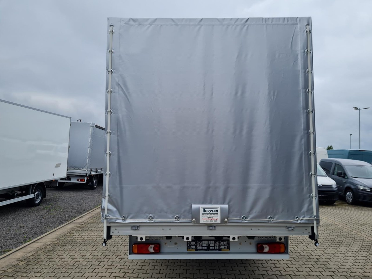 Renault Master 35 Pritsche Schiebe Plane Schlafkab 10 PAL LUFTFEDER - شاحنة ستارة جانبية: صورة 5 Renault Master 35 Pritsche Schiebe Plane Schlafkab 10 PAL LUFTFEDER - شاحنة ستارة جانبية: صورة 5
