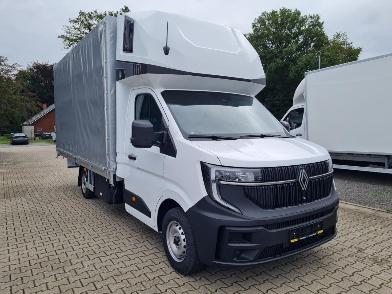 Renault Master 35 Pritsche Schiebe Plane Schlafkab Luftf - شاحنة ستارة جانبية: صورة 2 Renault Master 35 Pritsche Schiebe Plane Schlafkab Luftf - شاحنة ستارة جانبية: صورة 2