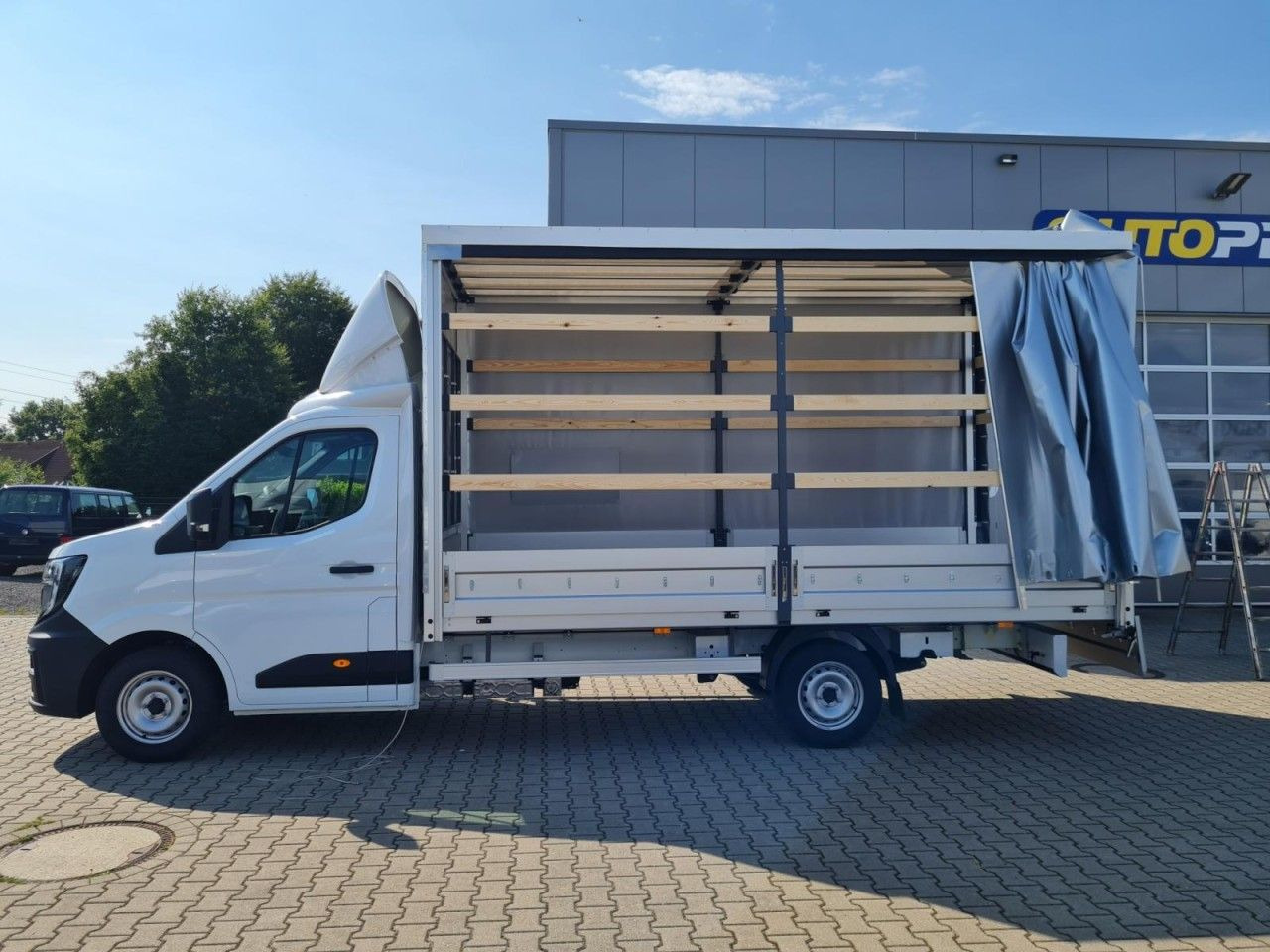 Renault Master 35 Pritsche Schiebe Plane dCi 170 - شاحنة ستارة جانبية: صورة 2 Renault Master 35 Pritsche Schiebe Plane dCi 170 - شاحنة ستارة جانبية: صورة 2