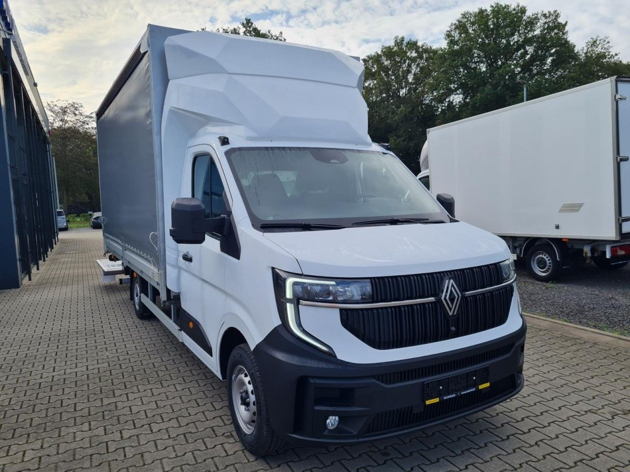 Renault Master Pritsche Schiebe Plane LBW 10 Pal. Luftfe - شاحنة ستارة جانبية: صورة 2 Renault Master Pritsche Schiebe Plane LBW 10 Pal. Luftfe - شاحنة ستارة جانبية: صورة 2