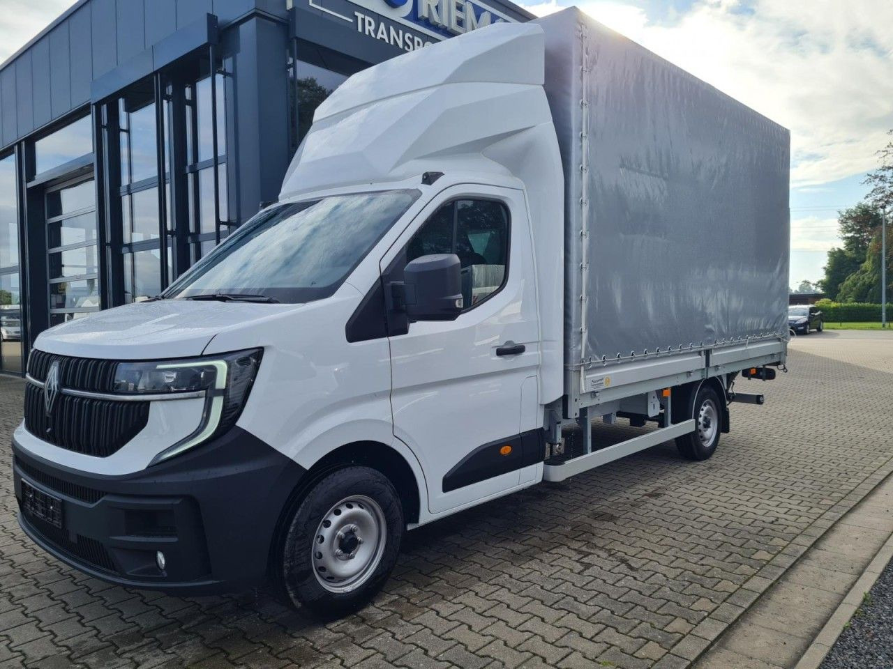 Renault Master Pritsche Schiebe Plane LBW Luftfederung - شاحنة ستارة جانبية: صورة 2 Renault Master Pritsche Schiebe Plane LBW Luftfederung - شاحنة ستارة جانبية: صورة 2