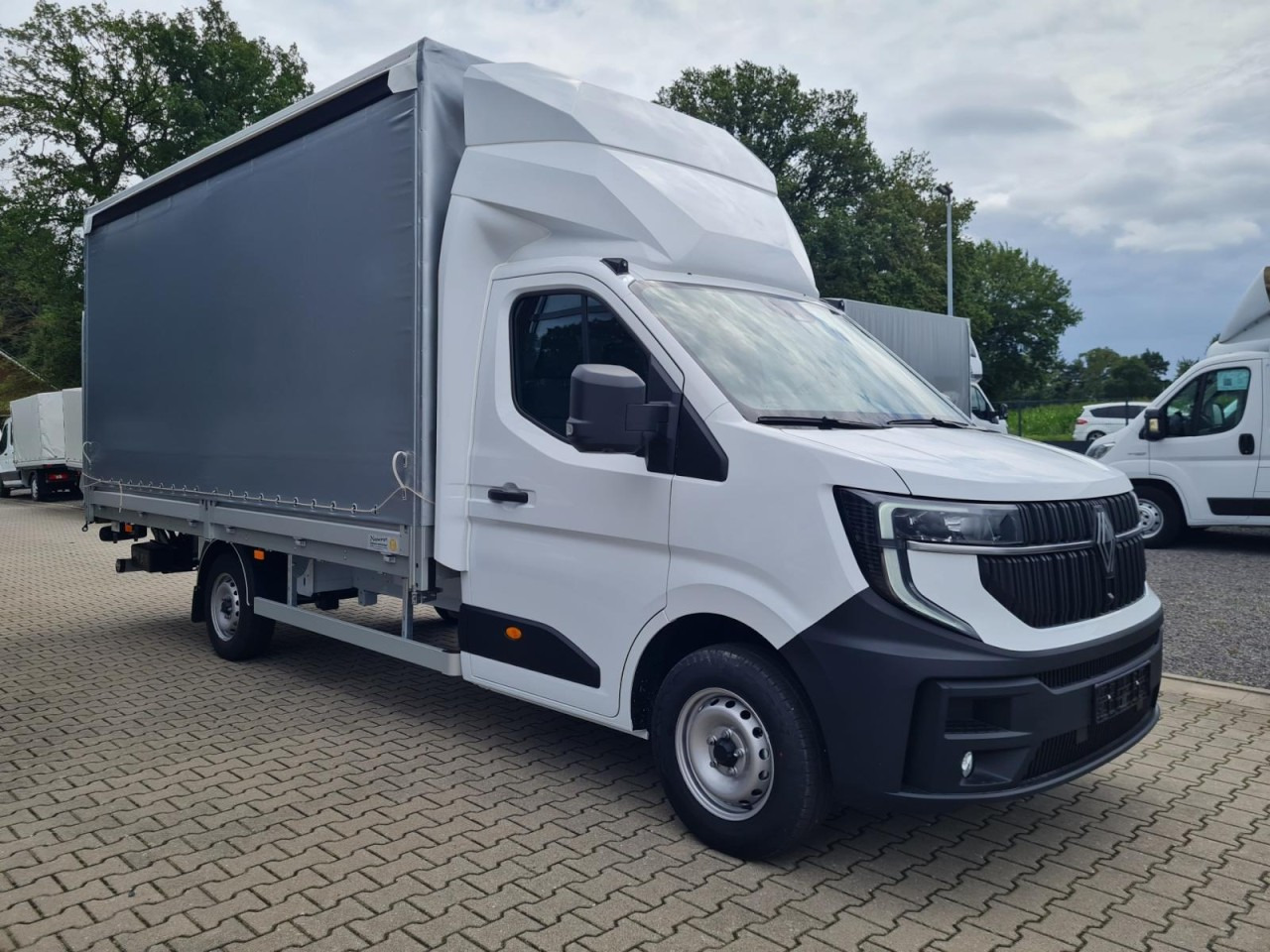 Renault Master Pritsche Schiebe Plane LBW Luftfederung - شاحنة ستارة جانبية: صورة 4 Renault Master Pritsche Schiebe Plane LBW Luftfederung - شاحنة ستارة جانبية: صورة 4