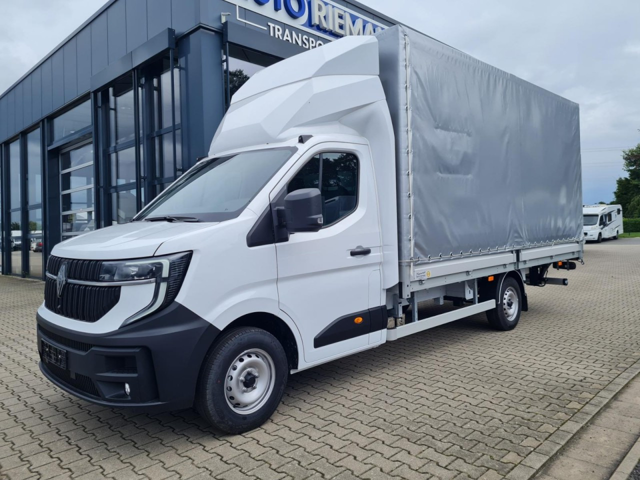 Renault Master Pritsche Schiebe Plane LBW Luftfederung - شاحنة ستارة جانبية: صورة 2 Renault Master Pritsche Schiebe Plane LBW Luftfederung - شاحنة ستارة جانبية: صورة 2