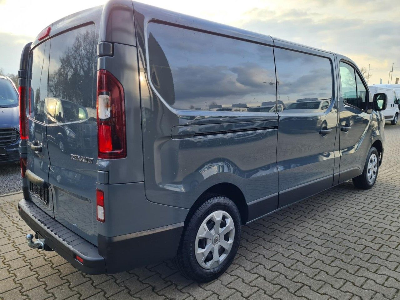 Renault Trafic Kasten 3,0t L2 LED AHK KLIMA PDC TEMPOMAT - فان المدمجة: صورة 4 Renault Trafic Kasten 3,0t L2 LED AHK KLIMA PDC TEMPOMAT - فان المدمجة: صورة 4