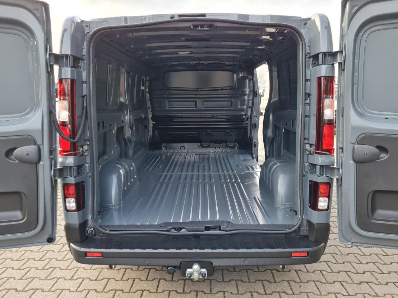 Renault Trafic Kasten 3,0t L2 LED AHK KLIMA PDC TEMPOMAT - فان المدمجة: صورة 5 Renault Trafic Kasten 3,0t L2 LED AHK KLIMA PDC TEMPOMAT - فان المدمجة: صورة 5