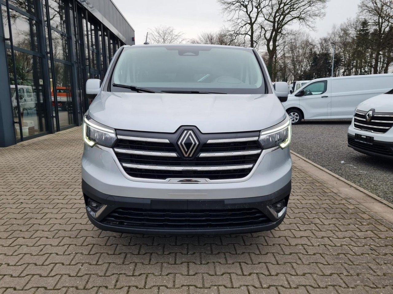Renault Trafic Kombi 9-Sitze L2 Grand Equilibre KLIMA TE - سيارة: صورة 2 Renault Trafic Kombi 9-Sitze L2 Grand Equilibre KLIMA TE - سيارة: صورة 2