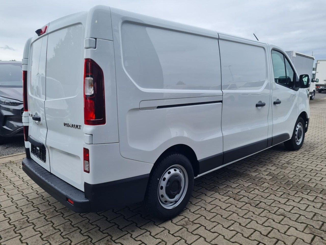 Renault Trafic Kühlkasten 3.0t L2 KLIMA LED NAVI_APP TEM - شاحنة مُبرّدة للتوصيل: صورة 4 Renault Trafic Kühlkasten 3.0t L2 KLIMA LED NAVI_APP TEM - شاحنة مُبرّدة للتوصيل: صورة 4