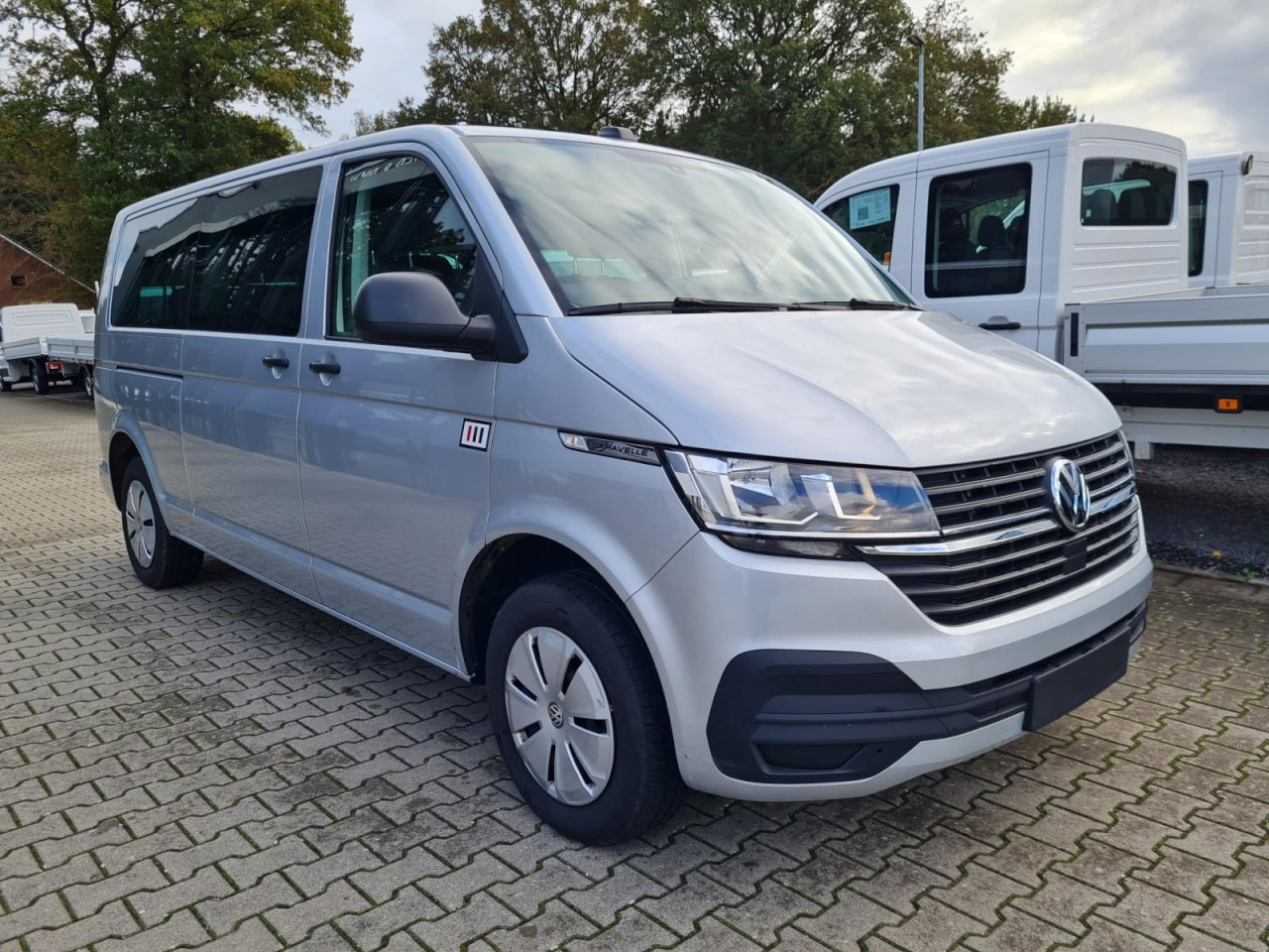 VW Volkswagen T6.1 Caravelle TDI lang 9 Sitzer 2 Schiebetüren Trendl. - حافلة صغيرة, ميكروباص: صورة 3 VW Volkswagen T6.1 Caravelle TDI lang 9 Sitzer 2 Schiebetüren Trendl. - حافلة صغيرة, ميكروباص: صورة 3